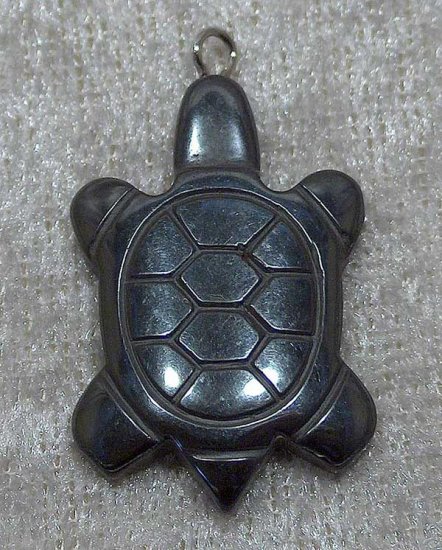 Sköldpadda, berlock i hematit - Klicka på bilden för att stänga