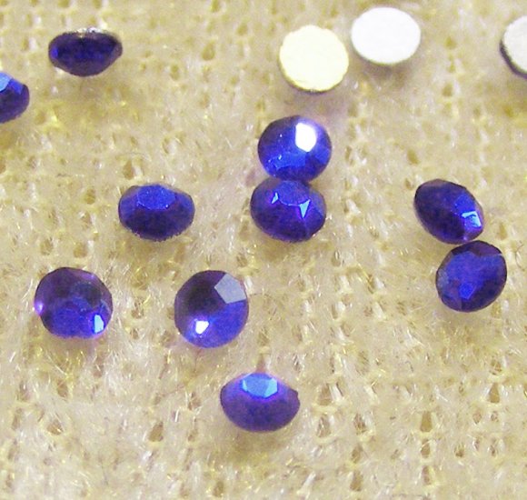 Strasscabochoner, kungsblå, 1,9-2 mm - Klicka på bilden för att stänga