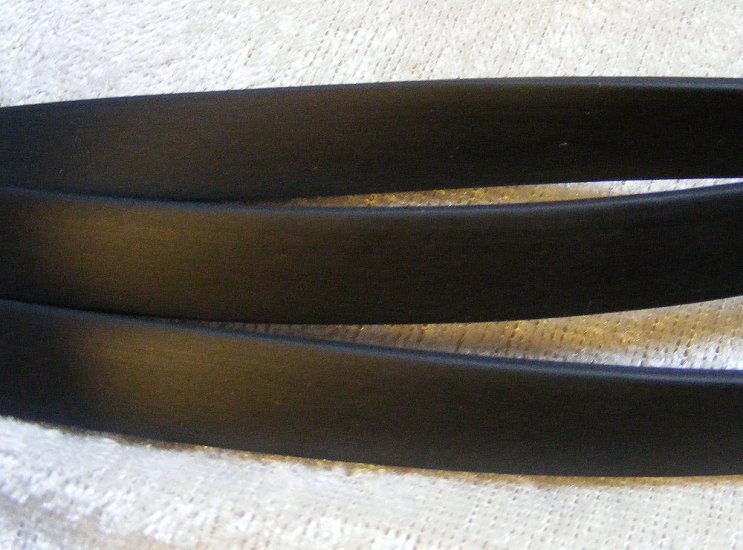 Gummirem, platt, svart, 10 mm - Klicka på bilden för att stänga