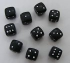Tärningar i akryl, svart/vit