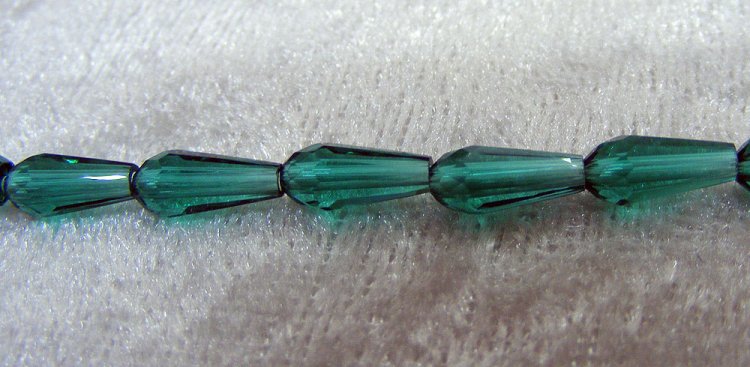 Facetterad droppe, ljust sjögrön, ca 9,5x4,3 mm - Klicka på bilden för att stänga