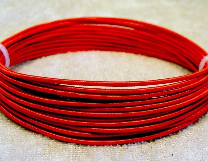 Aluminiumtråd, silkesklädd, 0,9 mm, röd - Klicka på bilden för att stänga