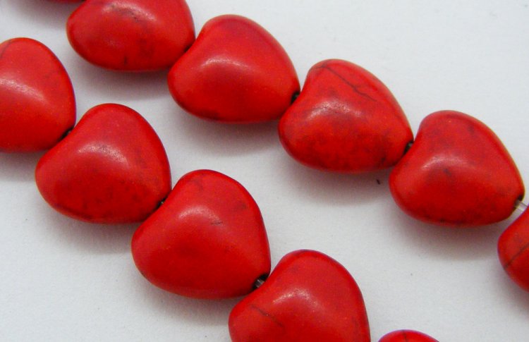 Hjärta, syntetisk turkos, röd - Klicka på bilden för att stänga