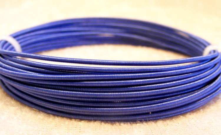 Aluminiumtråd, silkesklädd, 0,9 mm, blå - Klicka på bilden för att stänga