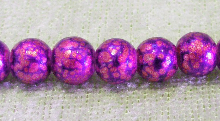 Marmorerad glaspärla, lila/svart, 6 mm - Klicka på bilden för att stänga