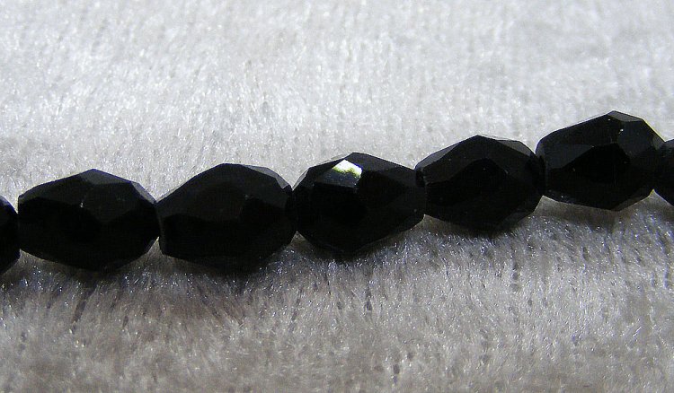Facetterad droppe, svart, ca 7,5x5,8 mm - Klicka på bilden för att stänga