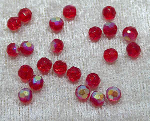 Facetterad rund kristallpärla, Röd AB, 4 mm - Klicka på bilden för att stänga