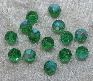 Facetterad rund kristallpärla, Grön AB, 8 mm