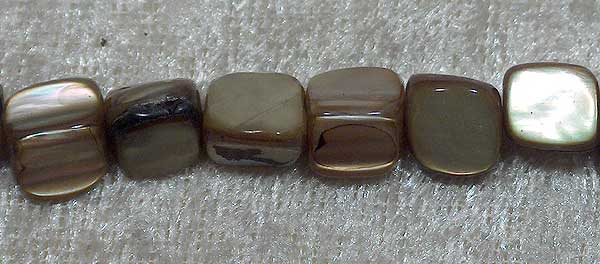 Snäckskalstrianglar, Beigebrun - Klicka på bilden för att stänga
