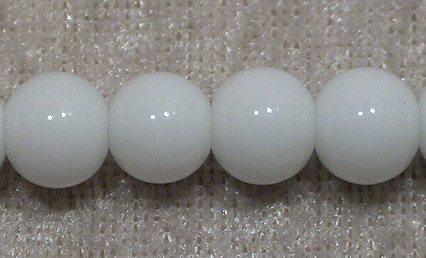 Opak vit glaspärla, 6 mm - Klicka på bilden för att stänga