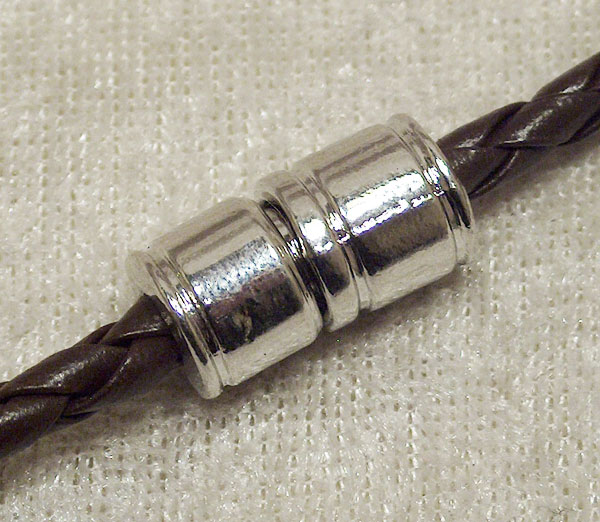 Fäste/Magnetlås, Cylindrar, Antiksilver, för 4-5 mm remmar - Klicka på bilden för att stänga