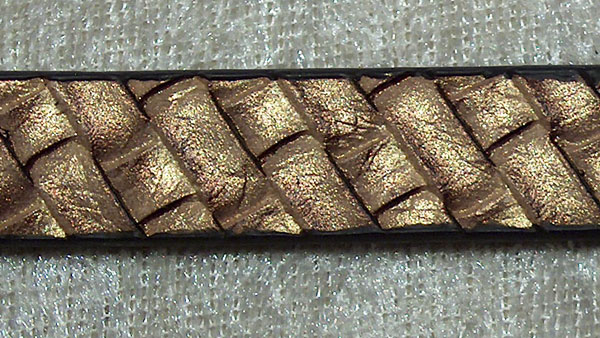 Platt läderrem, flätat mönster, brun/brons - Klicka på bilden för att stänga