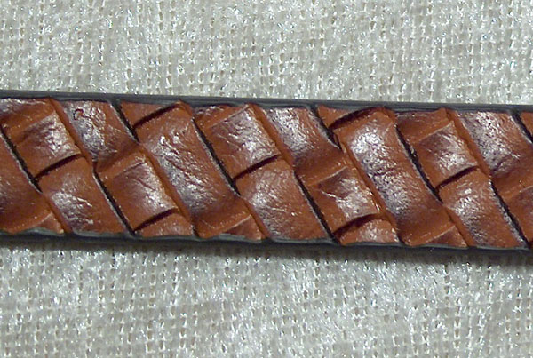 Platt läderrem, flätat mönster, brun - Klicka på bilden för att stänga