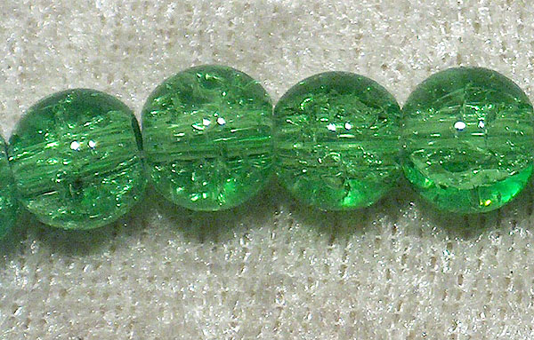 Krackelerad glaspärla, 6 mm, mörkare äppelgrön - Klicka på bilden för att stänga