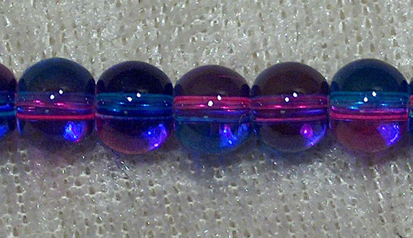 Glaspärla, Kornblå/Magenta, 6 mm - Klicka på bilden för att stänga